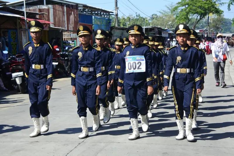 SD Muhammadiyah 1 Krian Tunjukkan Semangat dan Kekompakan dalam Gerak Jalan Kecamatan