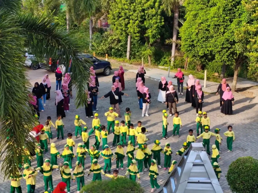 Puncak Perayaan HUT ke-80 RI TK Aisyiyah 22 Balongpanggang Meriah