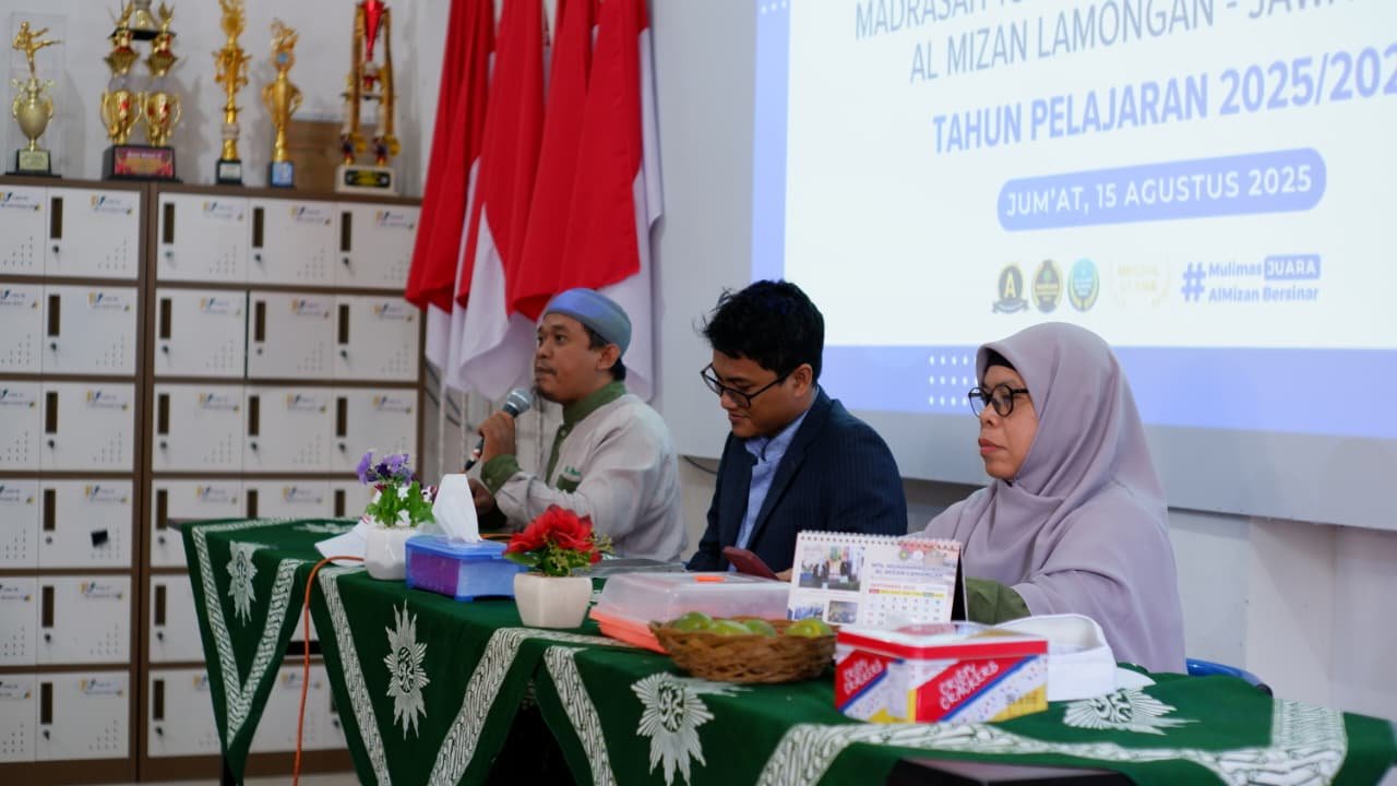 Spirit Kemerdekaan Warnai Rapat Bulanan MTs Muhammadiyah 15 Al Mizan Lamongan
