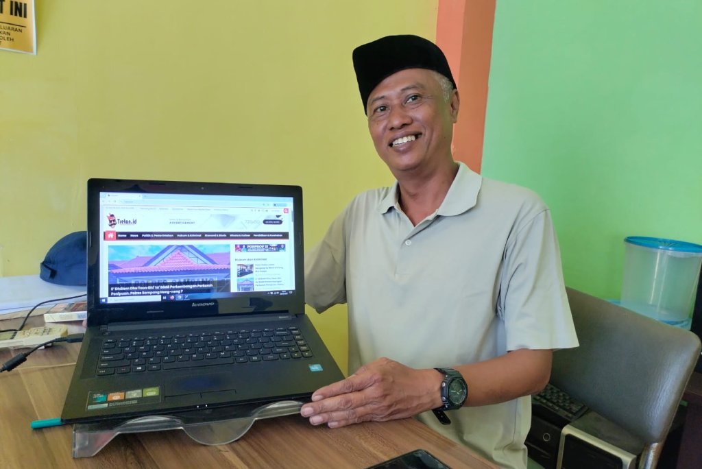 Ali Topan Menjaga Nyawa Bahasa Madura di Era Digital
