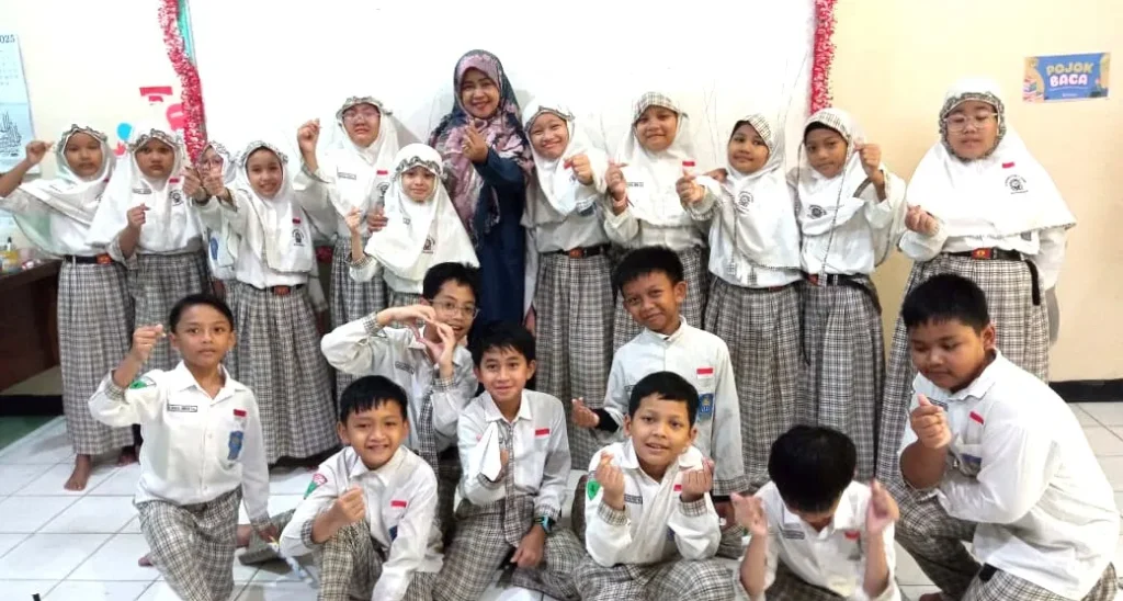 Isak Tangis Warnai Jumat Berkah di SD Musix