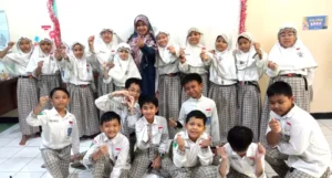 Isak Tangis Warnai Jumat Berkah di SD Musix