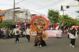 Penuh Inovasi dan Kreativitas, SD Mutuba Raih Juara 3 Karnaval Bangkalan