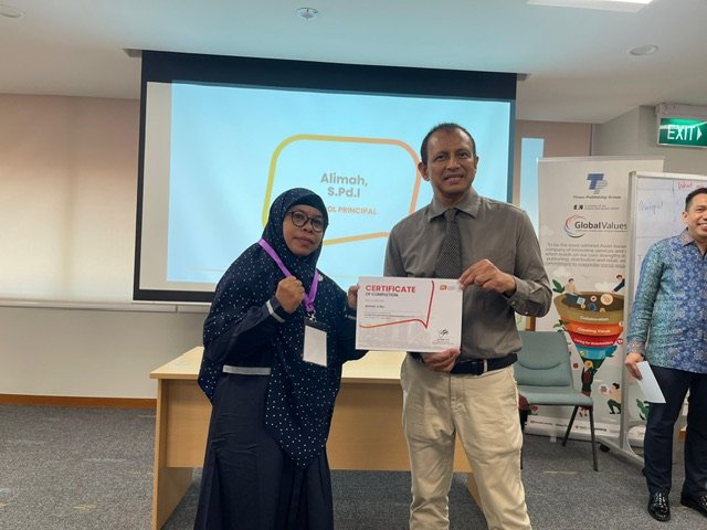 Kepala MTs Mulimas Al Mizan Lamongan Ikuti Program School Leaders Immersion di Singapura