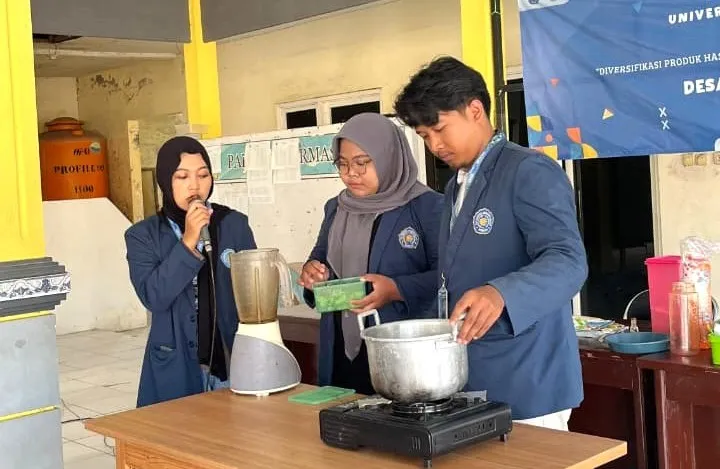 Mahasiswa KKN UMG Sulap Daun Kelor Jadi Moringa Grass Jelly, Minuman Segar Bernilai Jual