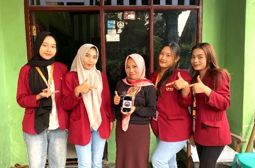 Mahasiswa PMM UMM Dampingi UMKM Desa Kedungturi Tingkatkan Branding Digital