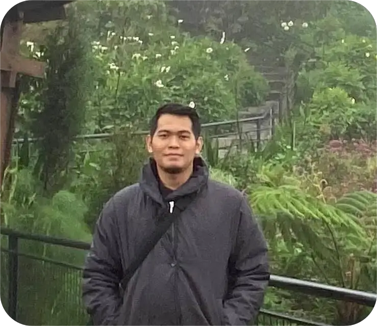 Fenomena Mengkritik Cerdik dengan Simbol Fiksi