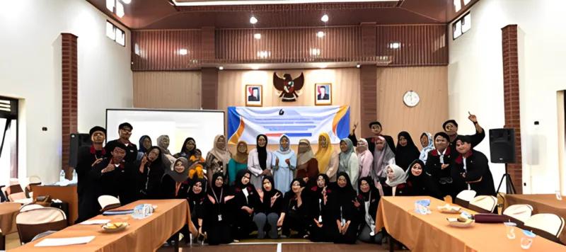 Mahasiswa PMM UMM Dorong UMKM Go Digital lewat Pelatihan Pemasaran Online