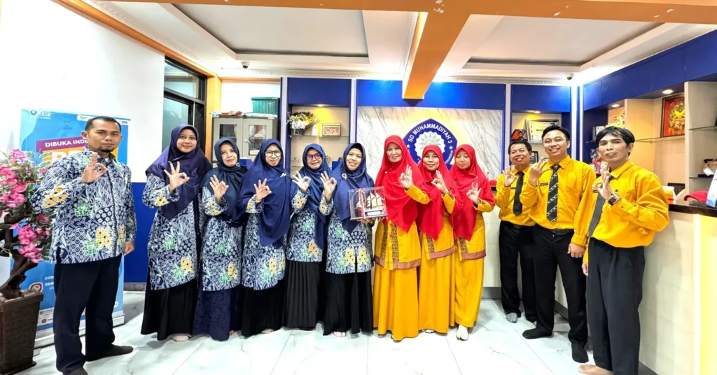 SDM Plus Mojokerto Gelar Studi Tiru ke SD Ikrom Wage, Pelajari Strategi Branding hingga Program Unggulan