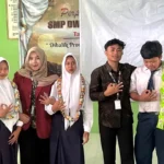 Mahasiswa KKN UM Surabaya Beri Penyuluhan Pencegahan Kenakalan Remaja di SMP Dwi Dharma Jombang