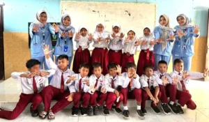 Tanamkan Pentingnya Kebersihan Diri, Mahasiswa Keperawatan UMG Gelar Penyuluhan di SDN 129 Gresik