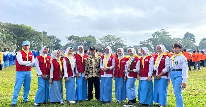 PMR Wira SMA Muha Genteng Tunjukkan Kesigapan di Upacara HUT ke-80 RI
