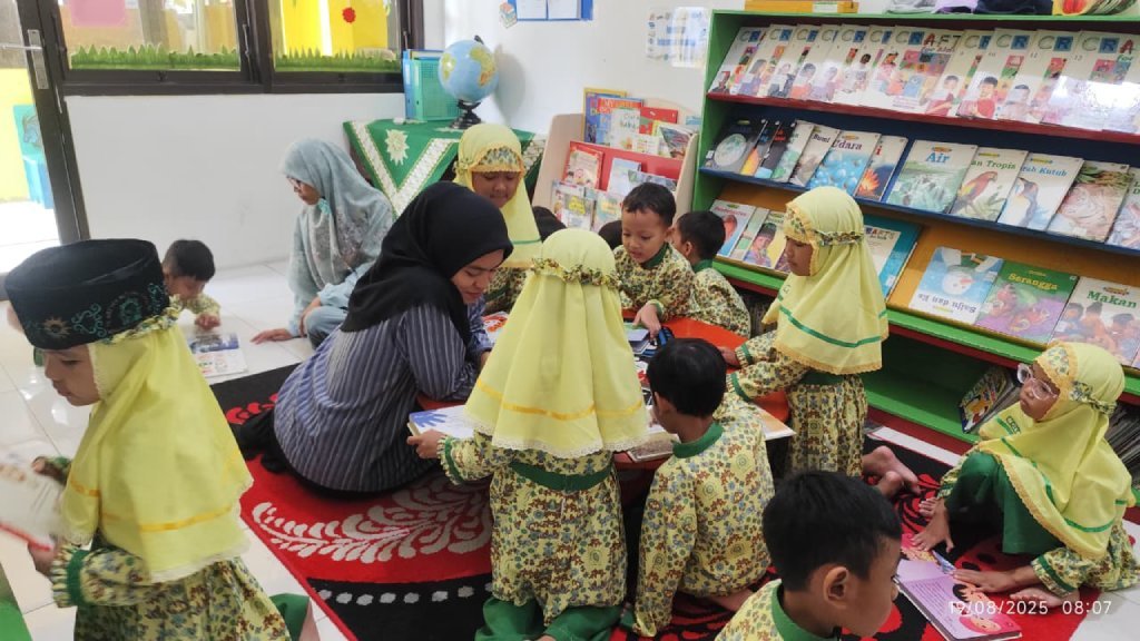Literasi Seru: Dari Kota Madinah hingga T-rex di Perpustakaan TK Aisyiyah 36 PPI