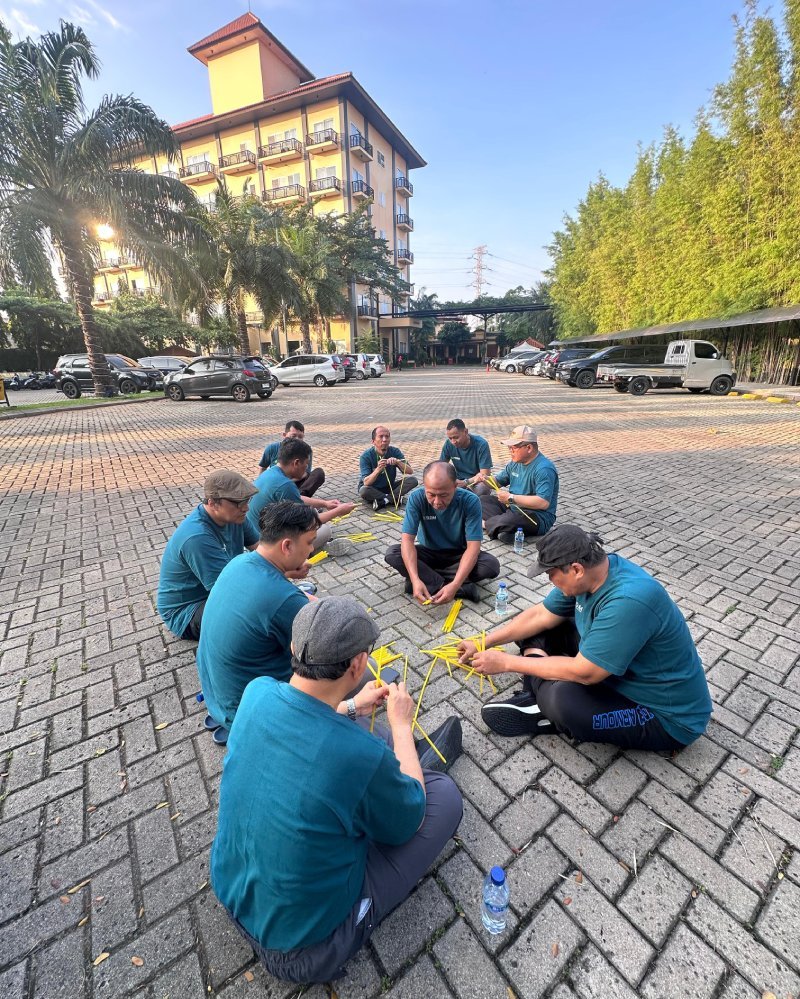 Empat Pilar di Atas Jembatan Sedotan