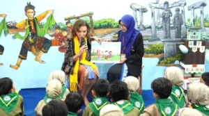 Menteri Australia Kunjungi MIM 5 Surabaya: Tamu Istimewa di Bulan Kemerdekaan