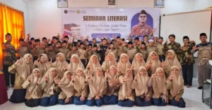Gemakan Kesadaran Membaca dan Menulis, Ponpes Ulul Albab Muhammadiyah Gresik Gelar Seminar Literasi