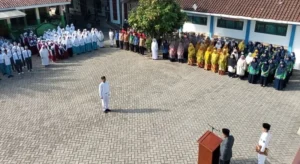 SMK Mutu Bondowoso Jadi Saksi Sinergi Ortom dan AUM di Upacara HUT ke-80 RI