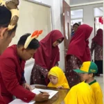 Mahasiswa KKN-T Umsida Bantu Pemeriksaan Kesehatan 239 Siswa TK ABA se-Candi