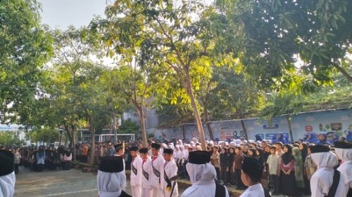 SD Muhammadiyah 2 GKB Gelar Upacara: Tanamkan Semangat Pemimpin Visioner Berkarakter Mulia