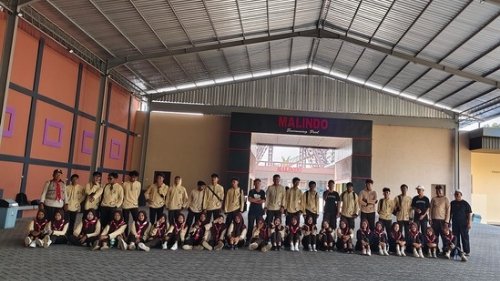 Senam, Jalan, dan Renang ala Murid MAM 8 Takerharjo