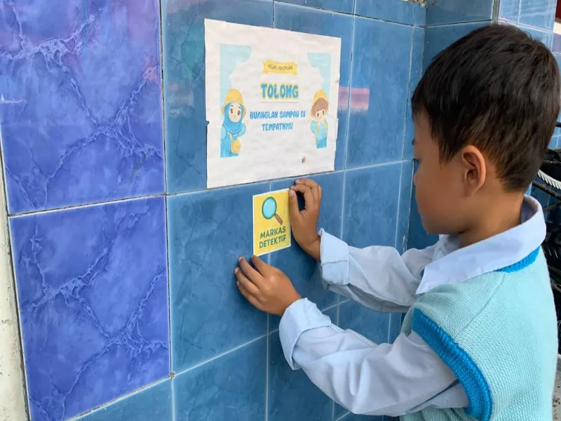 Begini Cara Detektif Cilik SD Mugres Belajar Mengenal Sampah dan Menjaga Kebersihan Sekolah