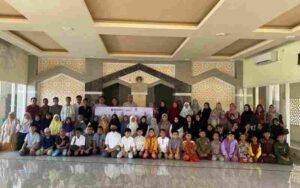 Si Dahsyat, SD Muhammadiyah 18 Surabaya Santuni Anak Yatim di Panti Asuhan Muhammadiyah Gersikan
