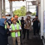 Wamendikdasmen Tinjau Revitalisasi SMK Farmasi Sekesal Hang Tuah Surabaya