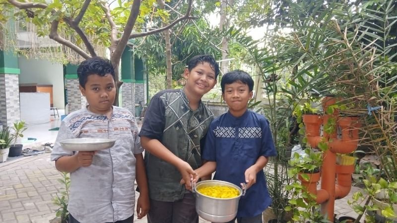 Siswa SD Almadany Olah Mangga Jadi Manisan yang Segar dan Enak di Lidah