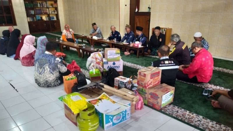 Lazismu Situbondo dan Probolinggo Salurkan Donasi untuk Korban Banjir di Tabanan