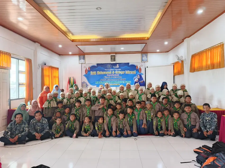 Gebyar Literasi dan Dongeng Bunda May Meriahkan Maulid Nabi di MI Islamiyah Mojopetung