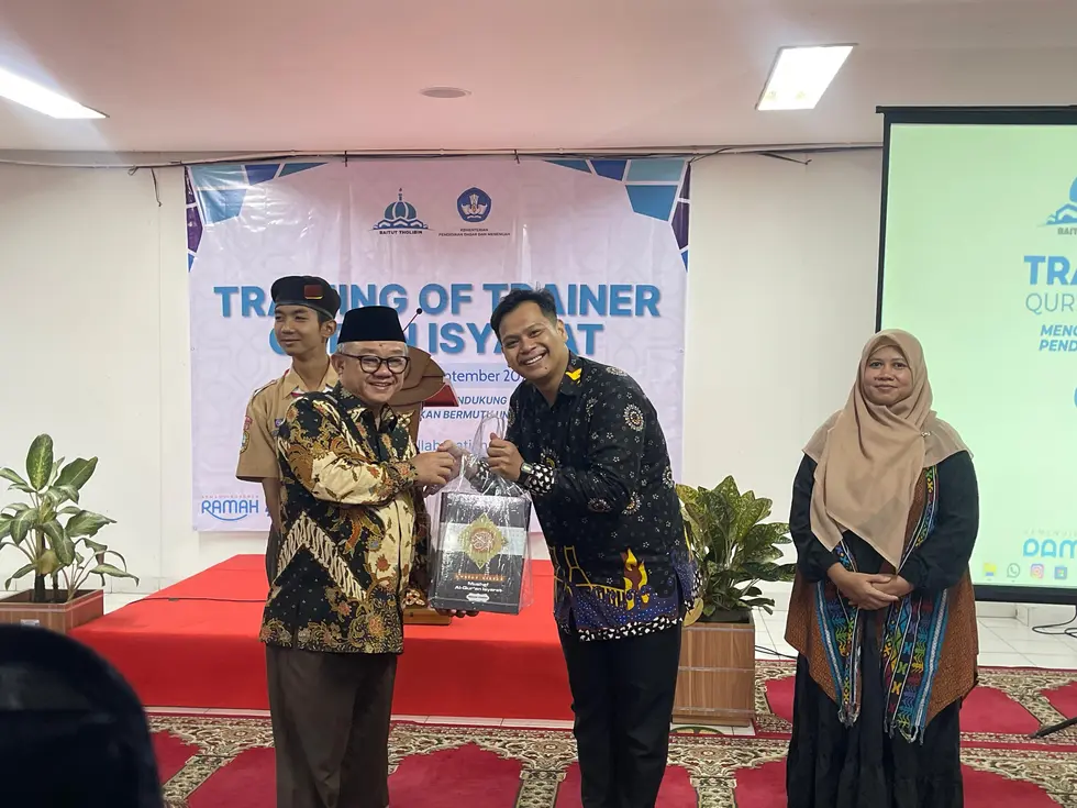 Guru SMP Muhammadiyah 2 Surabaya Ikuti ToT Qur’an Isyarat di Jakarta