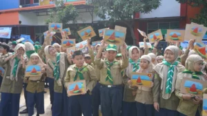 Happy Friday SD Mugres: Belajar Gradasi Warna, Tanamkan Solidaritas Palestina