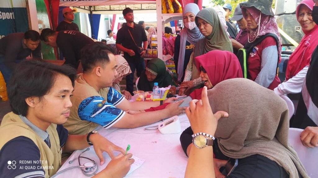 RSI Aminah Blitar Dukung Jalan Sehat dan Pemeriksaan Gratis di Jatinom Indah Group