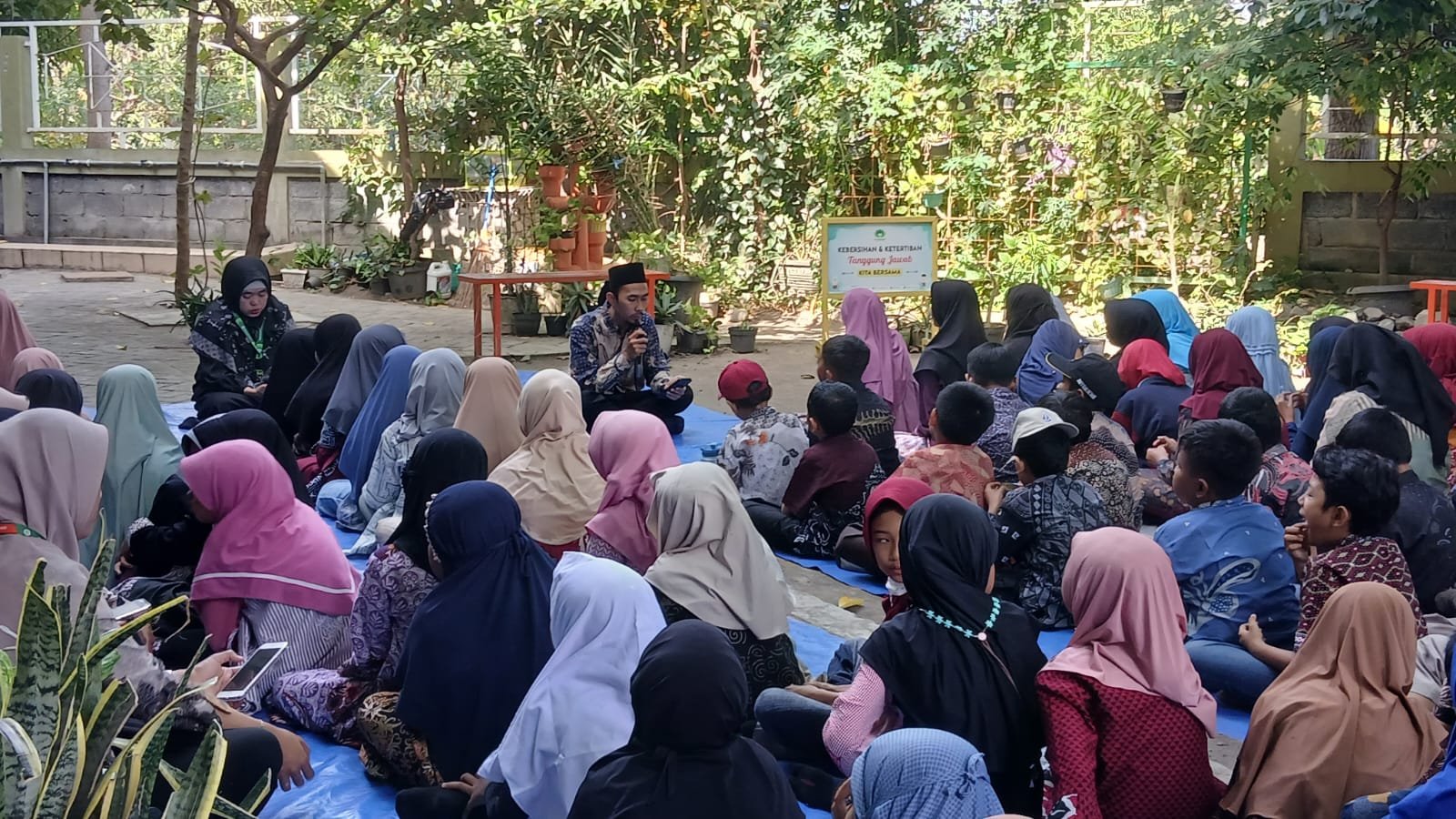 Doa Bersama dan Harapan Terbaik SD Almadany untuk Negeri