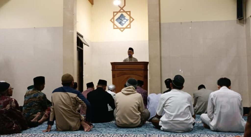 Masjid At-Taqwa Mangli Gelar Sholat Gerhana Bulan Bersama Ketua PDM Jember