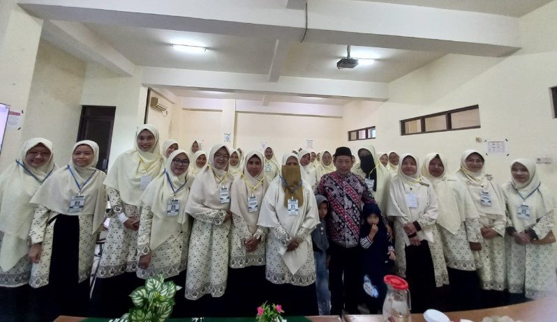 Fathurrahim Syuhadi Sampaikan Tujuh Bekal sebagai Instruktur Nasyiatul Aisyiyah di LINA 1 PDNA Lamongan