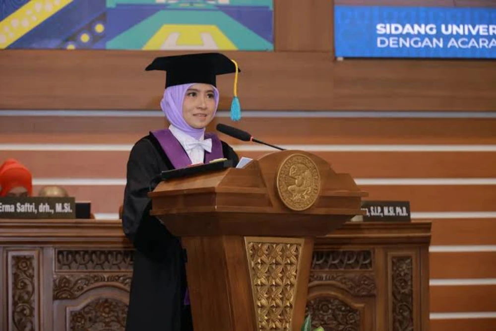 Prof Ratna, Ilmuwan Top Dunia dan Kader Tapak Suci, Kini Dekan FKM UNAIR