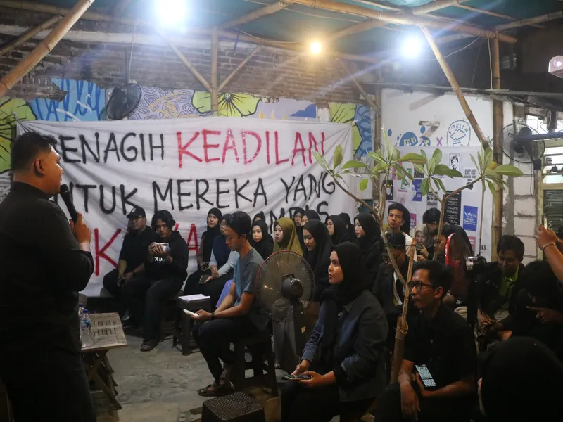 Ketua Umum PC IMM Kota Surabaya saat memberikan sambutan (Cinta/PWMU.CO)