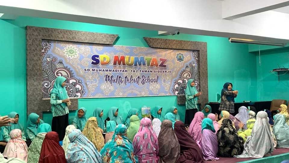 Jumat Berkah, Siswi SD Mumtaz Pelajari Tata Cara Mandi Jinabat Menurut Rasulullah SAW