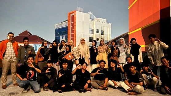 Klub Astronomi Galator UM Surabaya (UM SUrabaya/PWMU.CO)