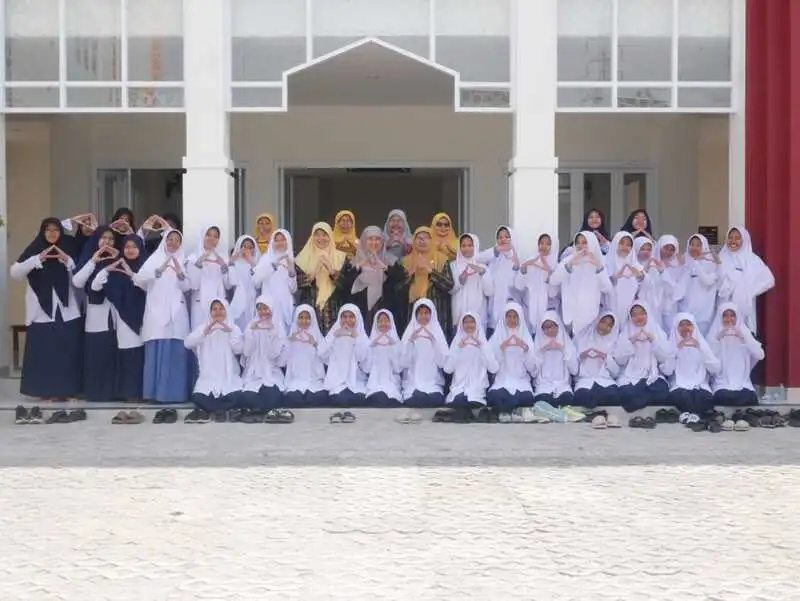 Kunjungan PWA Jatim di AQBS Ponorogo: Momen Berharga bersama Prof Sugiarti