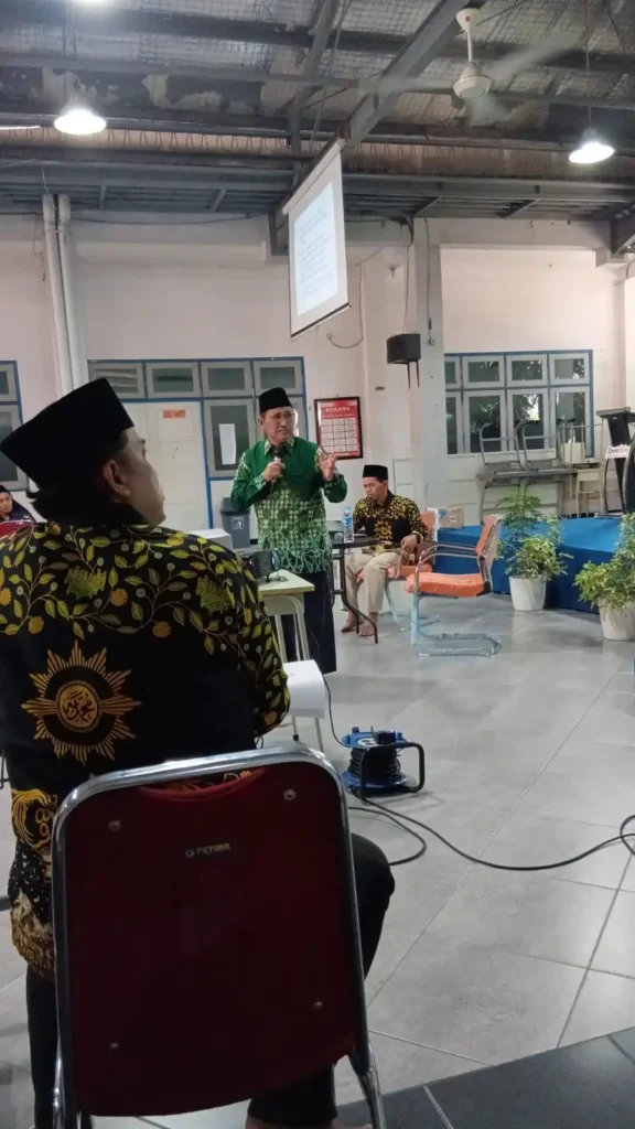 Ketua MTT PWM Jatim Sampaikan Manhaj Tarjih Muhammadiyah dalam Baitul Arqom PCM se-Gresik