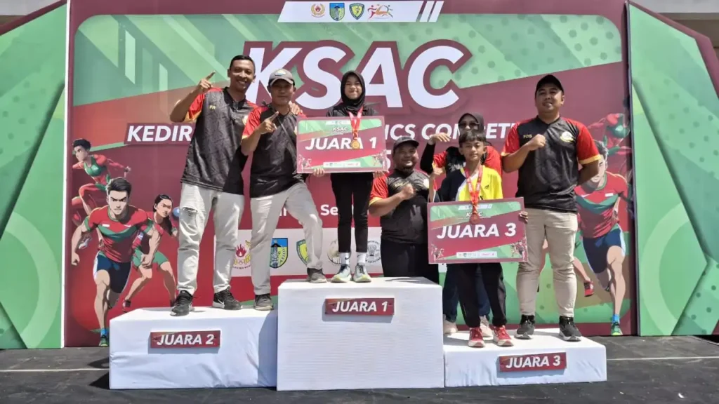Siswi SD Muhammadiyah 1 Ngadiluwih Sabet Juara 1 Lari 1000 M KSAC Kabupaten Kediri