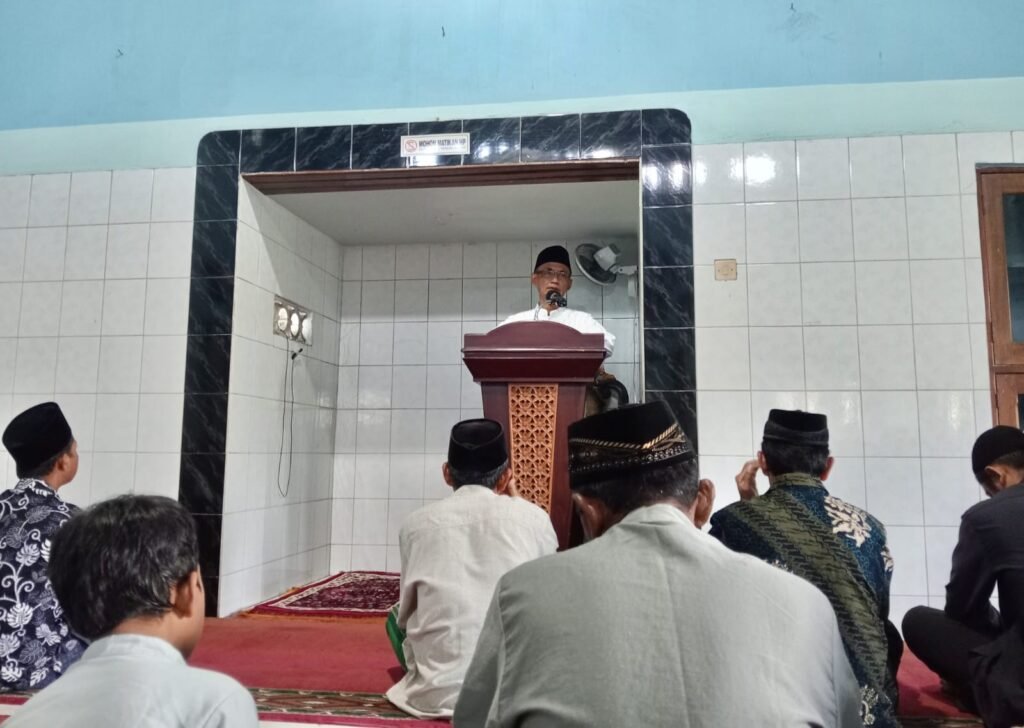 Khatib Jumat Masjid At-Taqwa Genteng Banyuwangi Terangkan Ciri-ciri Generasi yang Terburuk