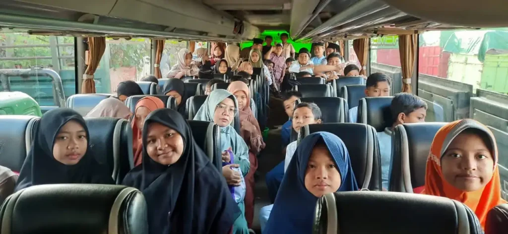 Siswa SD Muwri Ikuti Pesantren Kilat Mondok Seru di Sampang