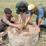 SMK Mulia Tanam Pohon Durian sebagai Simbol Lingkungan Sehat