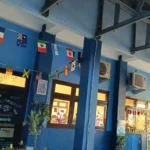 Lorong Kelas SD Muhammadiyah 3 Ikrom Wage Tampak Asri dengan Tanaman Gantung