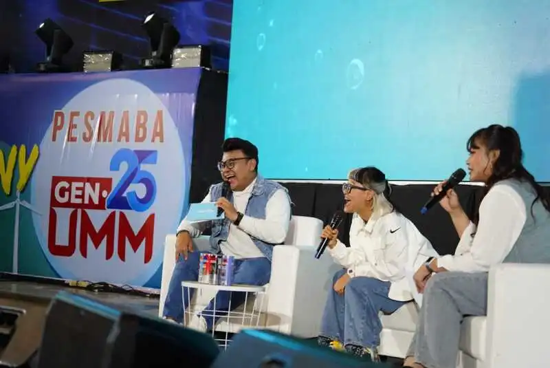 Penuh Semangat dan Haru, Ghea Indrawari dan Aci Resti Meriahkan Penutupan Pesmaba UMM