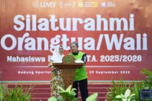 Perjuangan Ojol Ponorogo, Antar Putrinya Raih Beasiswa Dokter Muhammadiyah