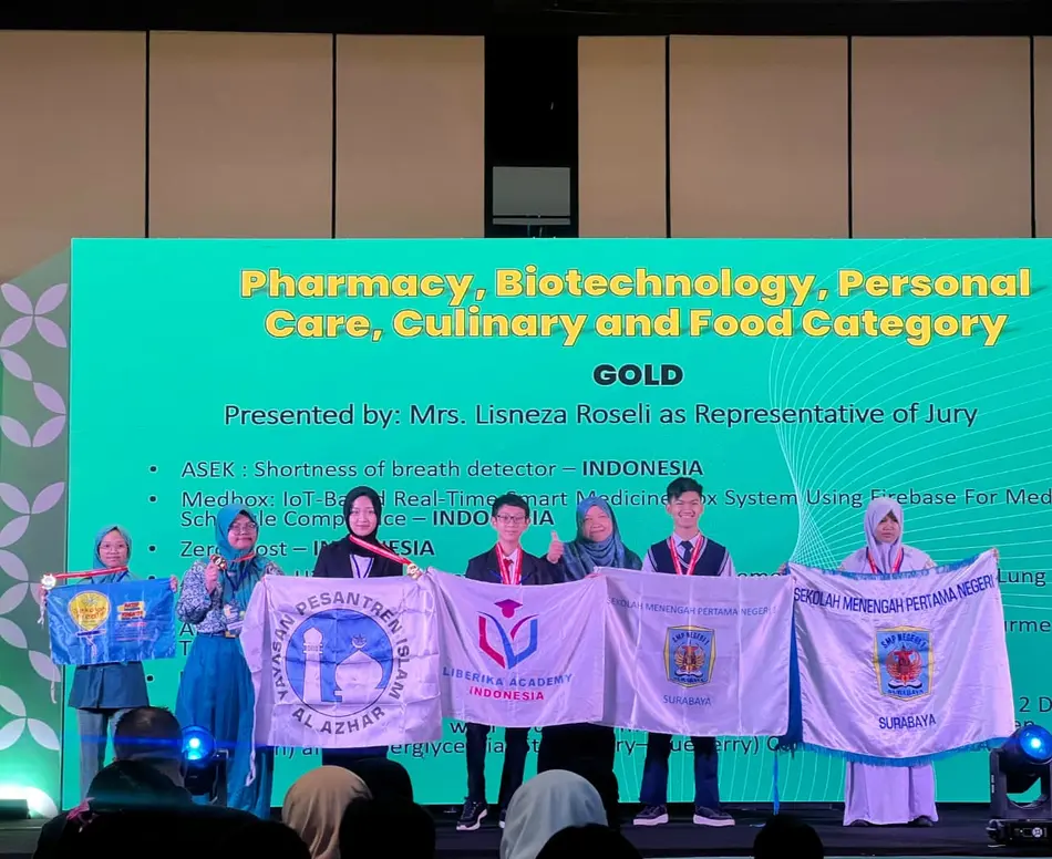 SD Muhammadiyah 16 Baratajaya Raih Dua Penghargaan Internasional lewat Inovasi ASEK